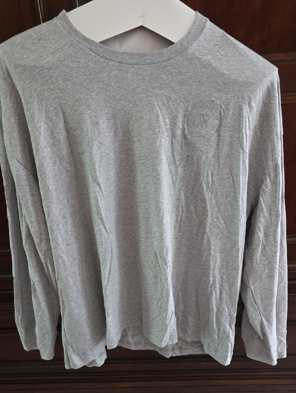 Victoria's Secret Light Gray Long-Sleeve Sleep Top